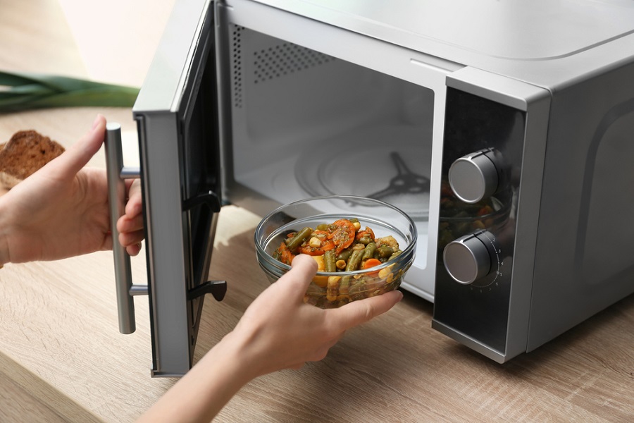 Microwaving bowl veges