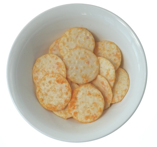 Snacks on white final rice crackers2