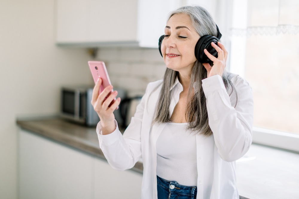 Woman Listening Music Kitchen Lspe