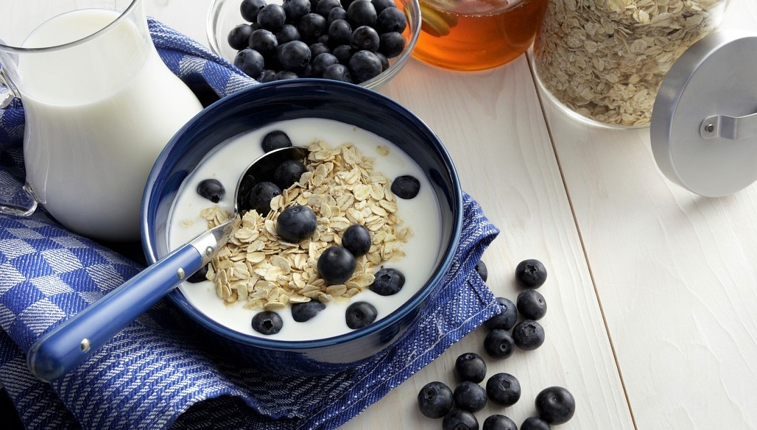 Blueberries Breakfast Granola 1087x618