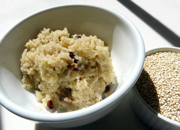 Quinoa apple breakfast